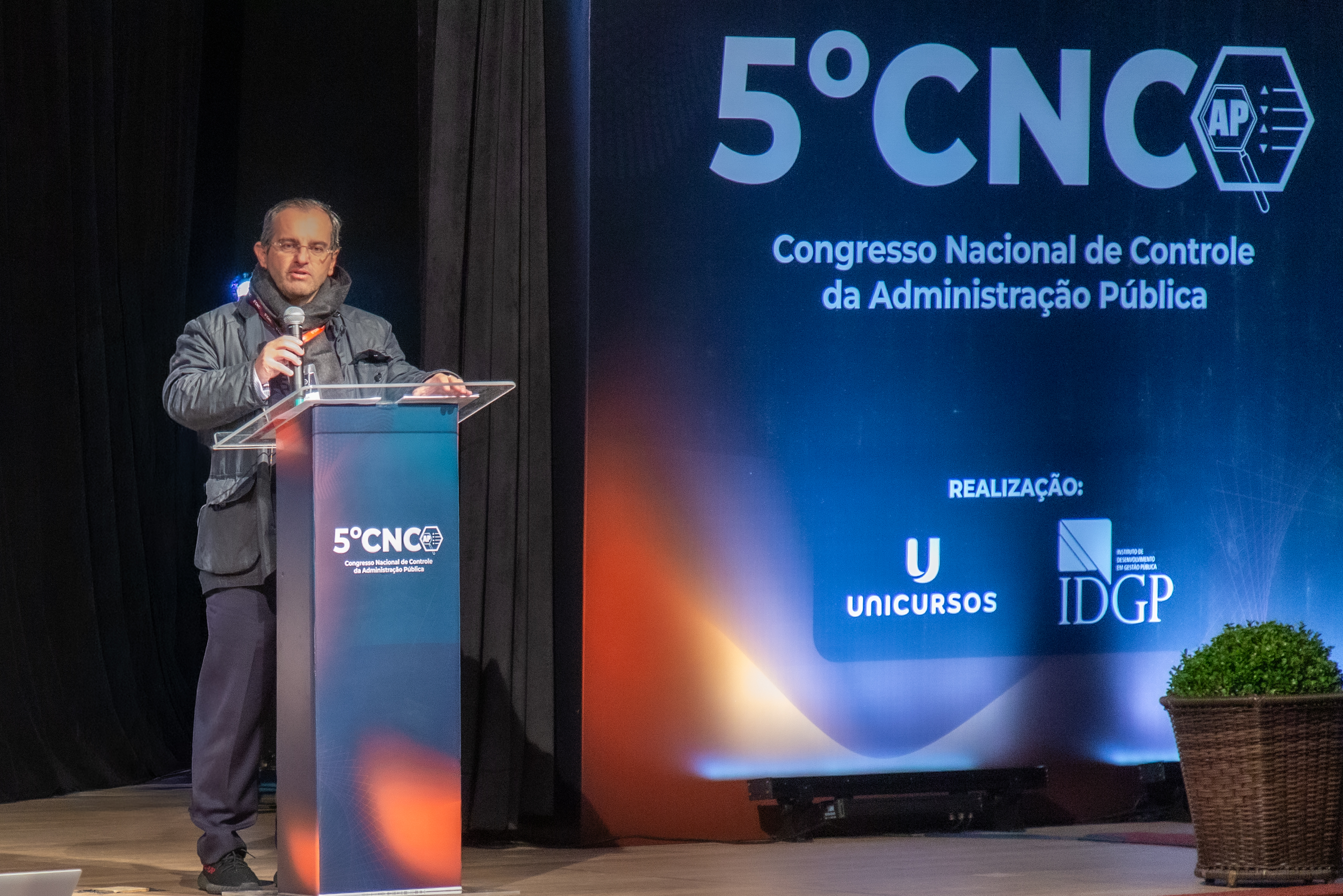 O vice-presidente do TCE-PR, conselheiro Ivan Bonilha, fala na abertura do 5º CNC, em Curitiba