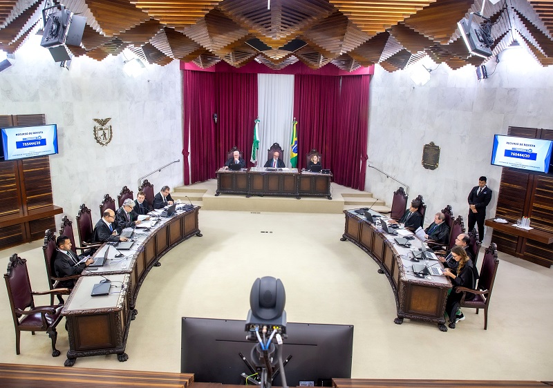 Sessão ordinária do Tribunal Pleno do TCE-PR, realizada presencialmente às quartas-feiras, a partir das 14 horas. Foto: Mauro Beghetto Penteado/TCE-PR