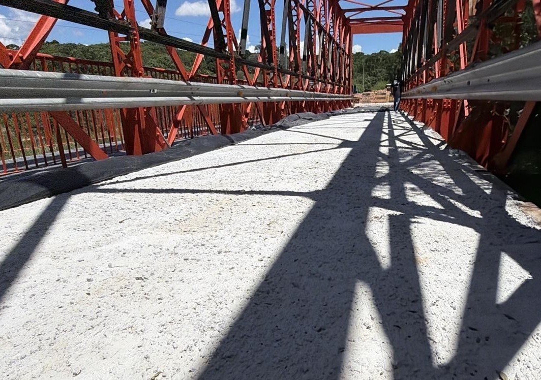 Ponte histórica sobre o Rio da Várzea, na PR-427, entre os municípios da Lapa e de Campo do Tentente, reformada pelo DER-PR