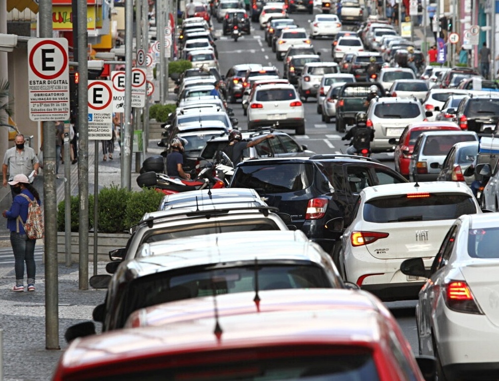 Trânsito na Avenida Vicente Machado, principal cidade da Região dos Campos Gerais do Paraná. Foto: Josué Teixeira/Prefeitura de Ponta Grossa - Divulgação