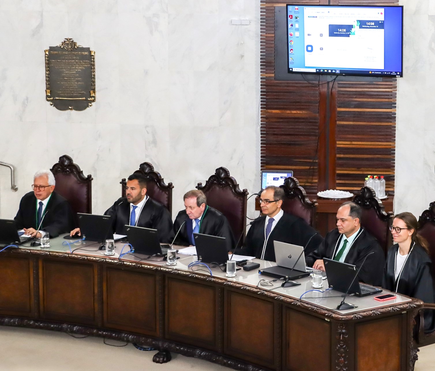 Conselheiros participam de sessão plenária presencial do TCE-PR realizada em 2023. Foto: Fabiano Contador/TCE-PR