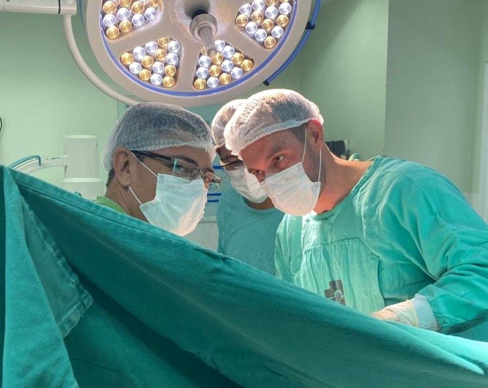 Cirurgia para captação de órgão realizada no Hospital Municipal Padre Germano Lauck, em Foz do Iguaçu. Foto: Divulgação