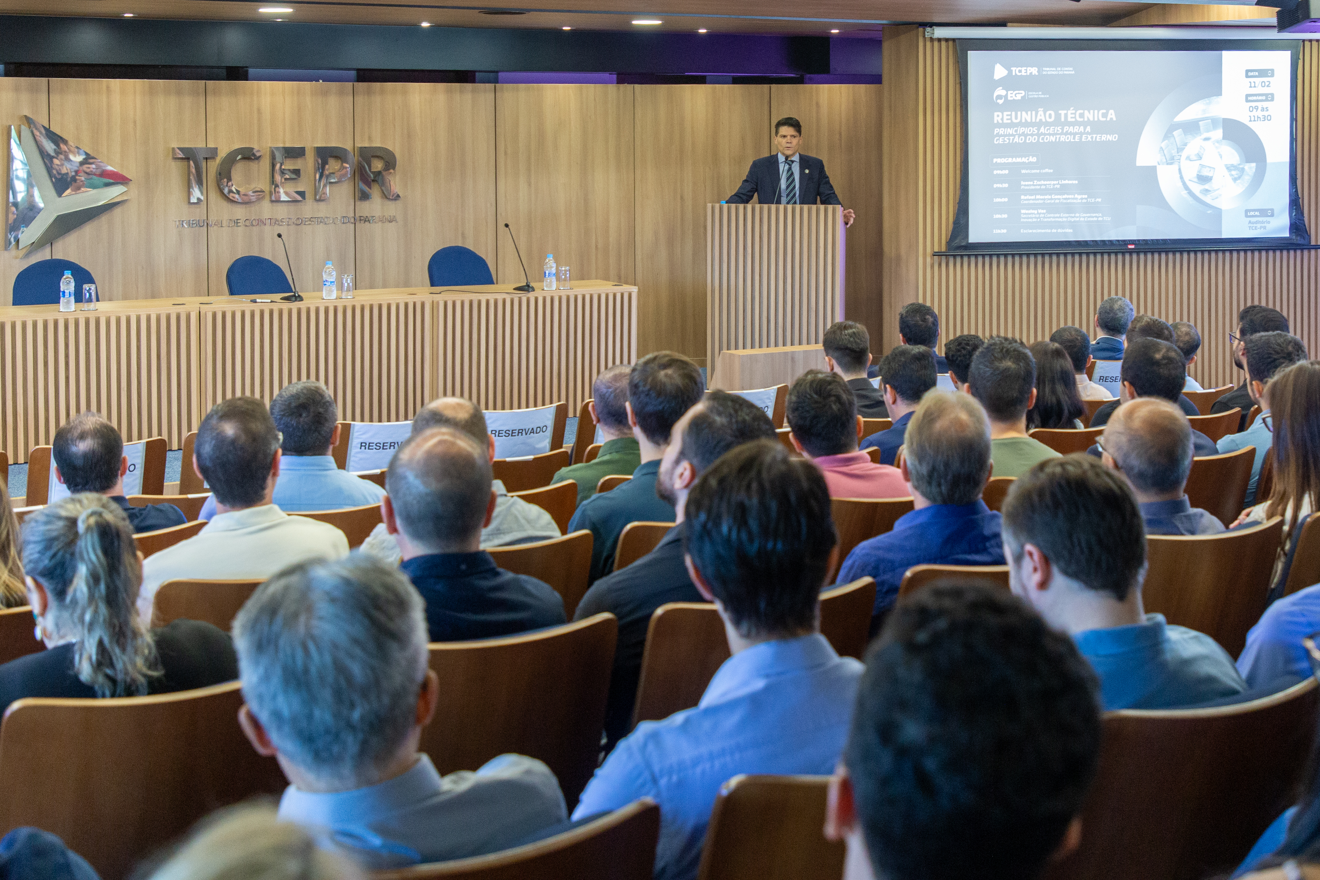 O presidente do TCE-PR, conselheiro Ivens Linhares, em Reunião Técnica promovida no auditório da Casa em 11 de fevereiro