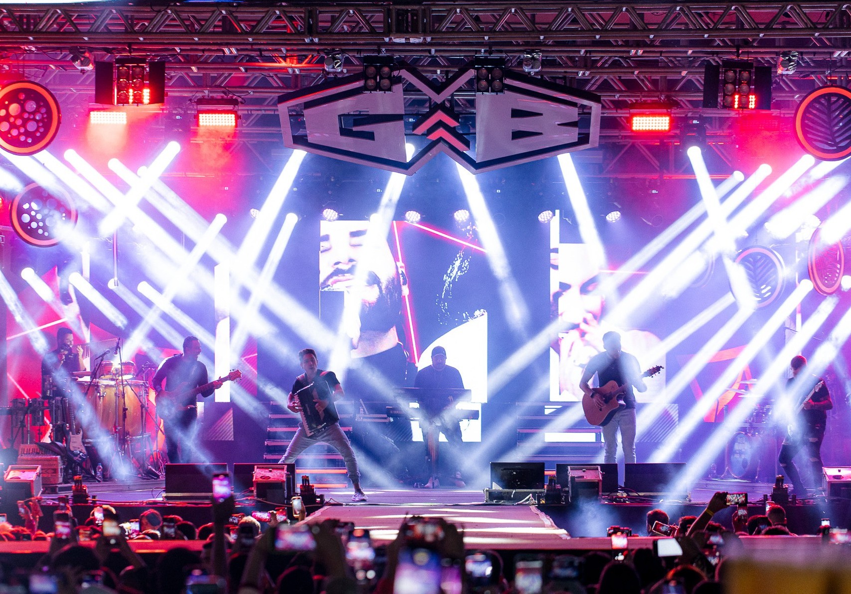Show da dupla Guilherme e Benuto, na 11ª Festa Nacional da Tainha, realizada em 2023 em Paranaguá