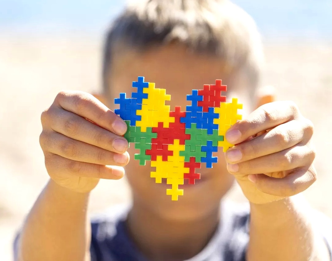 Simbolo que identifica o Transtorno do Espectro Autista (TEA). Imagem: Divulgação