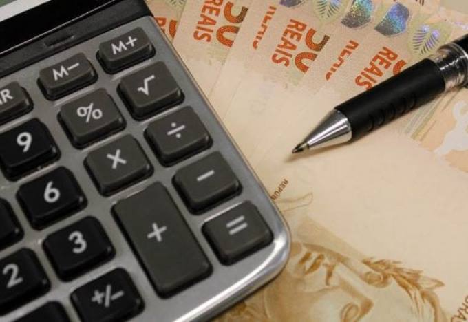 A Lei nº 4.320/64 regulamenta o orçamento público. Imagem: Divulgação