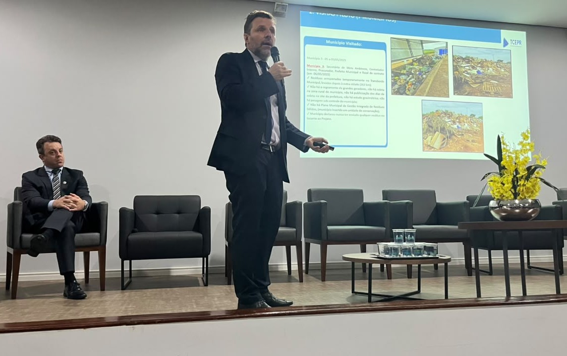 Representantes do TCE-PR ministraram palestra sobre a gestão de resíduos sólidos em Maringá nesta terça-feira (15 de setembro)