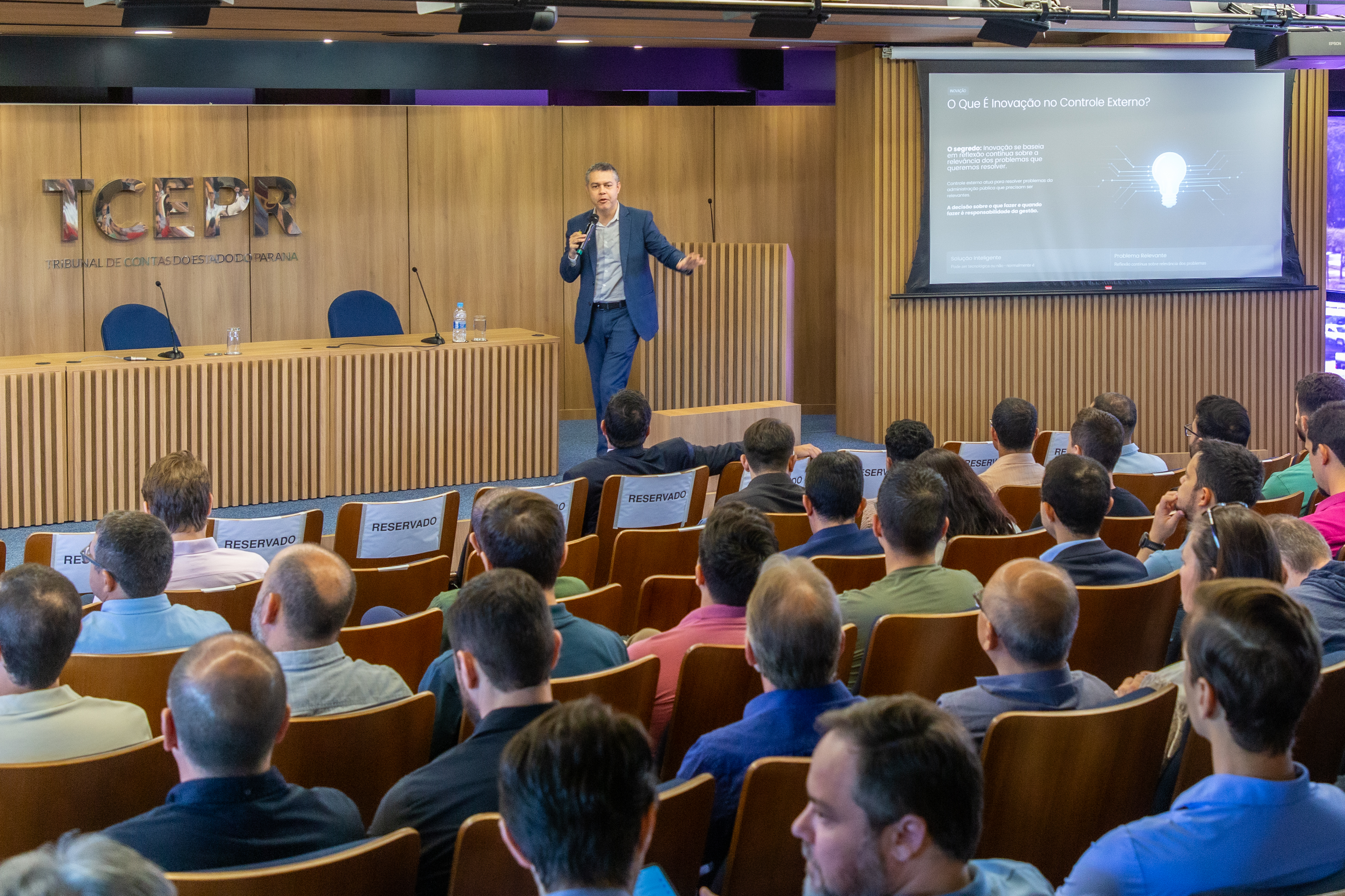 O secretário do TCU Wesley Vaz, em Reunião Técnica promovida no auditório do TCE-PR em 11 de fevereiro