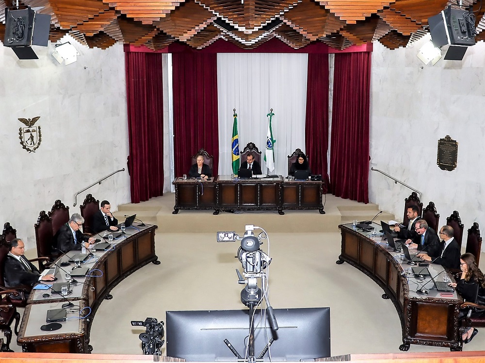 Sessão do Tribunal Pleno do TCE-PR, presidida pelo corregedor-geral, conselheiro Ivan Bonilha. Foto: Fabiano Contador/TCE-PR Divulgação